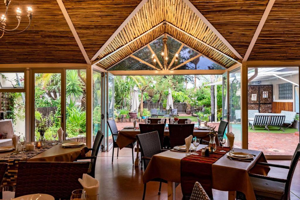 Londiningi Guesthouse วินด์ฮุก ภายนอก รูปภาพ